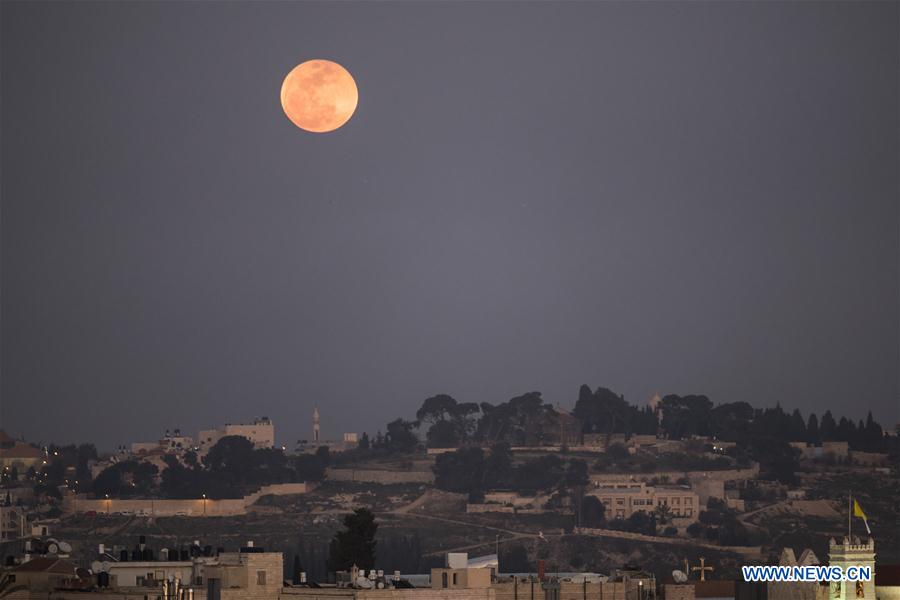 MIDEAST-JERUSALEM-"SUPER MOON"