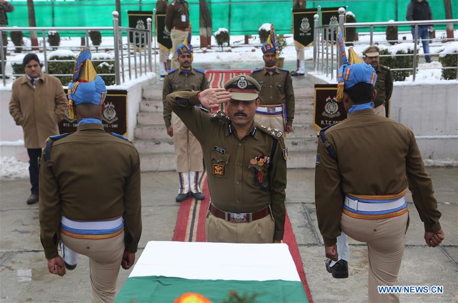 INDIAN-CONTROLLED KASHMIR-SRINAGAR-GUNFIGHT-WREATH LAYING CEREMONY