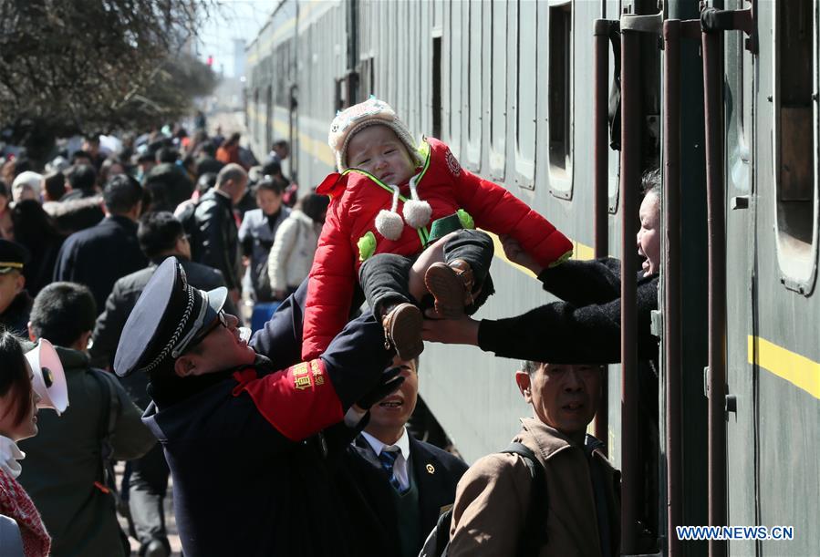 #CHINA-LUNAR NEW YEAR-RETURNING TRIPS-RISING (CN)