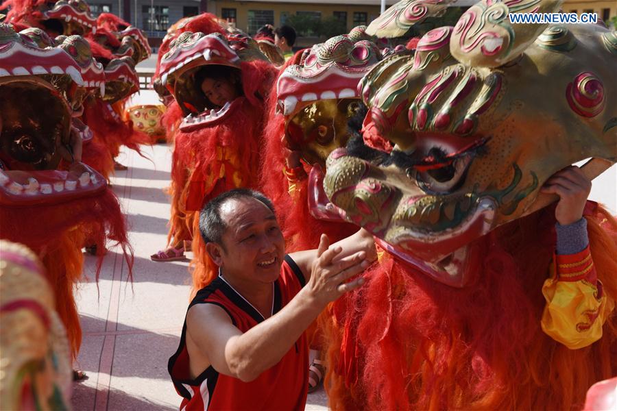 CHINA-JIANGXI-SCHOOL-CLASS-LION DANCE (CN)