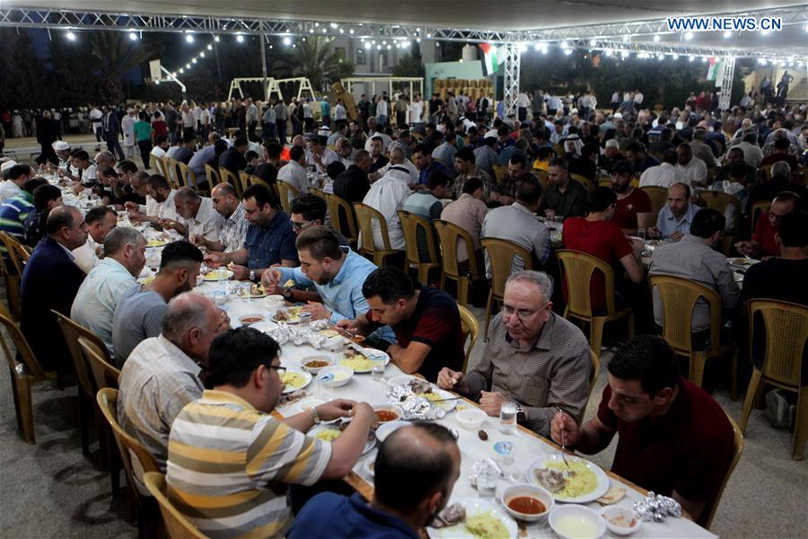 MIDEAST-HEBRON-RAMADAN