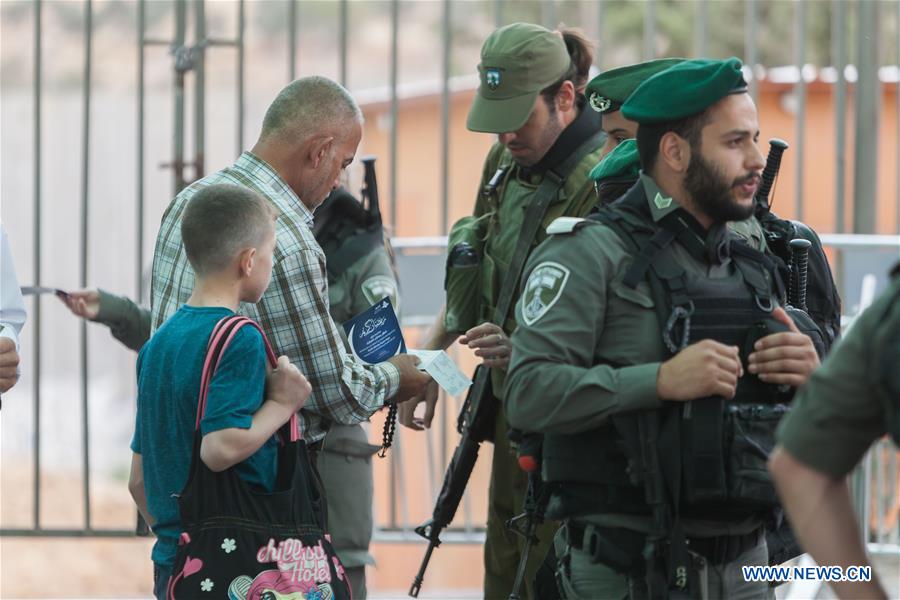 MIDEAST-BETHLEHEM-FRIDAY-PRAYERS