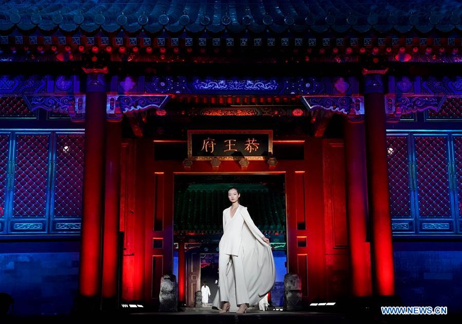 CHINA-BEIJING-PRINCE GONG'S MANSION-FASHION SHOW (CN)