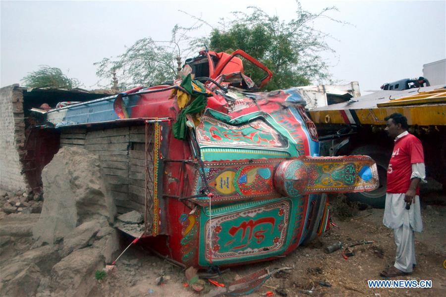 PAKISTAN-SINDH-ROAD ACCIDENT