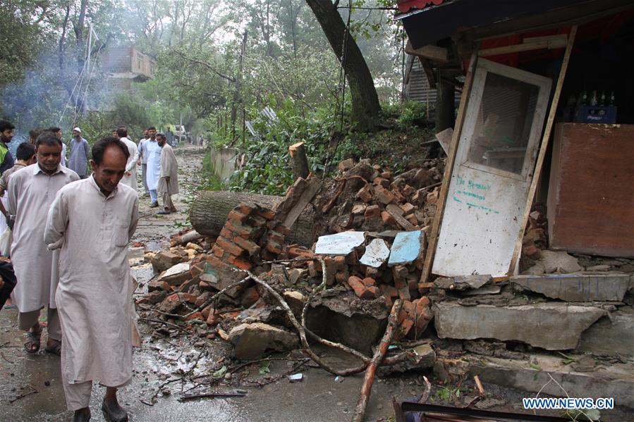 KASHMIR-SRINAGAR-WINDSTORM