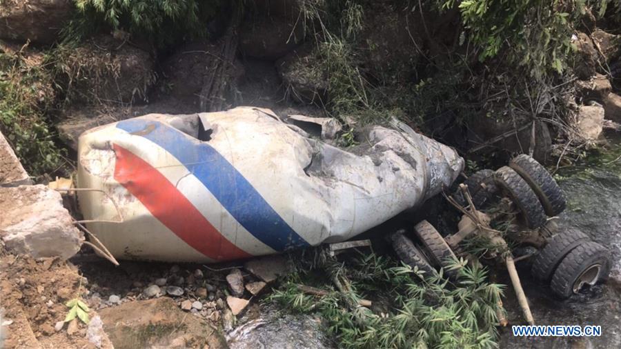 VIETNAM-HANOI-COACH-TRUCK COLLISION