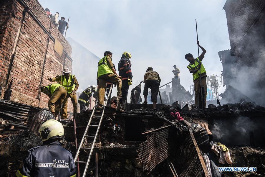 INDIA-MUMBAI-FIRE-SLUM