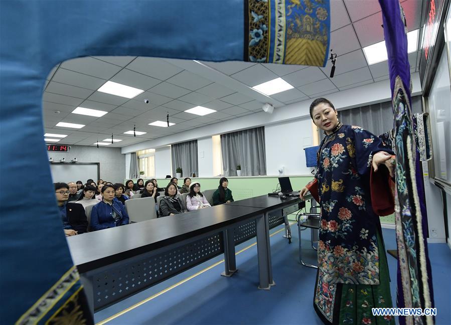 CHINA-BEIJING-CLASSICAL COSTUME CLASS (CN)