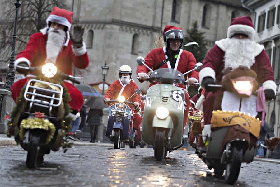 SWITZERLAND-ZURICH-SANTA CLAUS PARADE