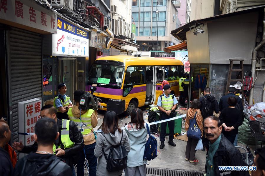 CHINA-HONG KONG-MINIBUS CRASH (CN)