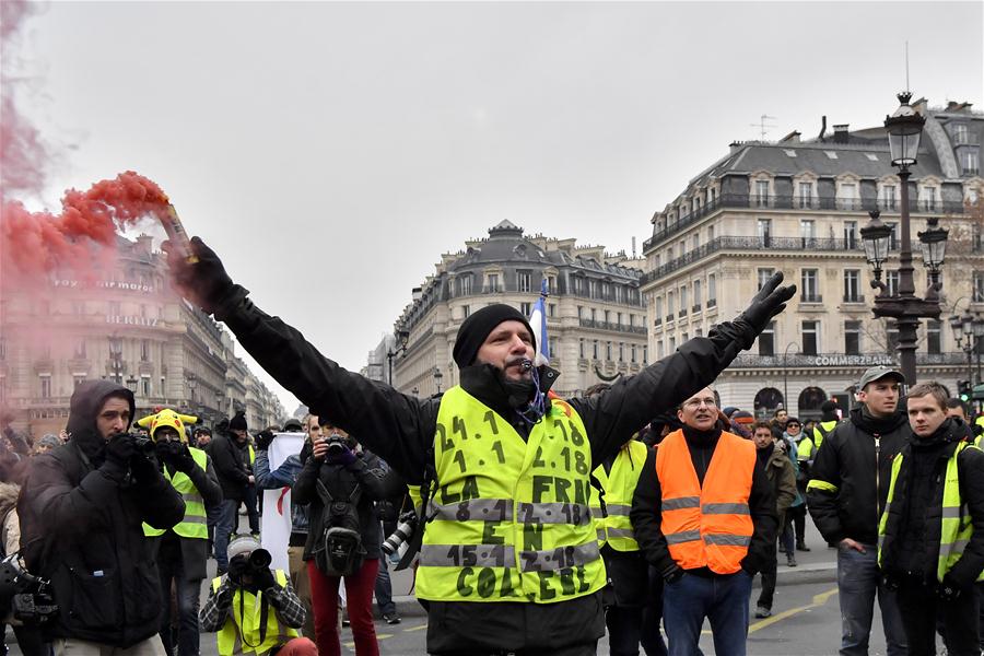 Xinhua Headlines: "Yellow vest" movement points to a troubled France