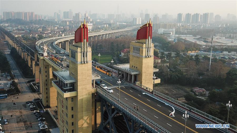 Xinhua Headlines: China's landmark Yangtze River bridge reopens to traffic