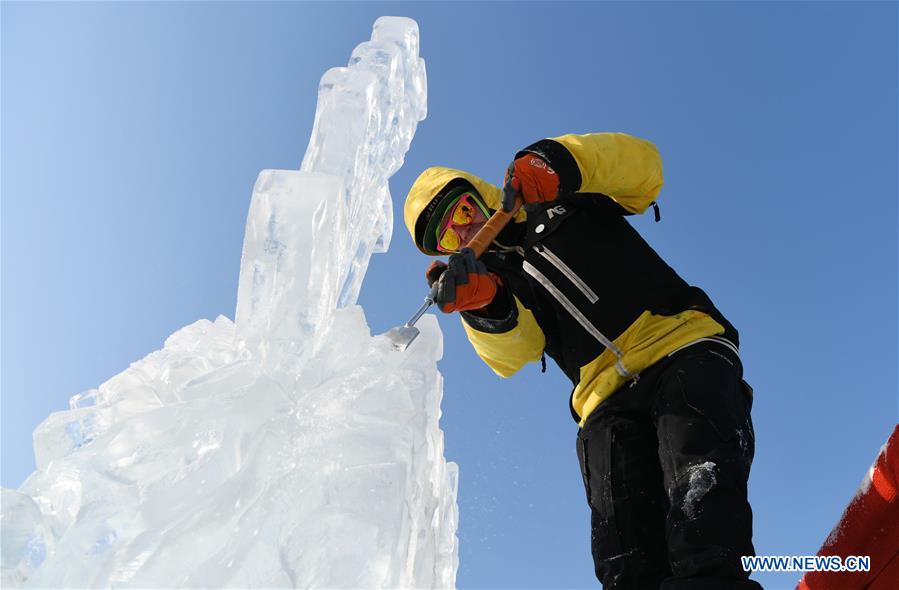 CHINA-HARBIN-ICE SCULPTURE-COMPETITION (CN)