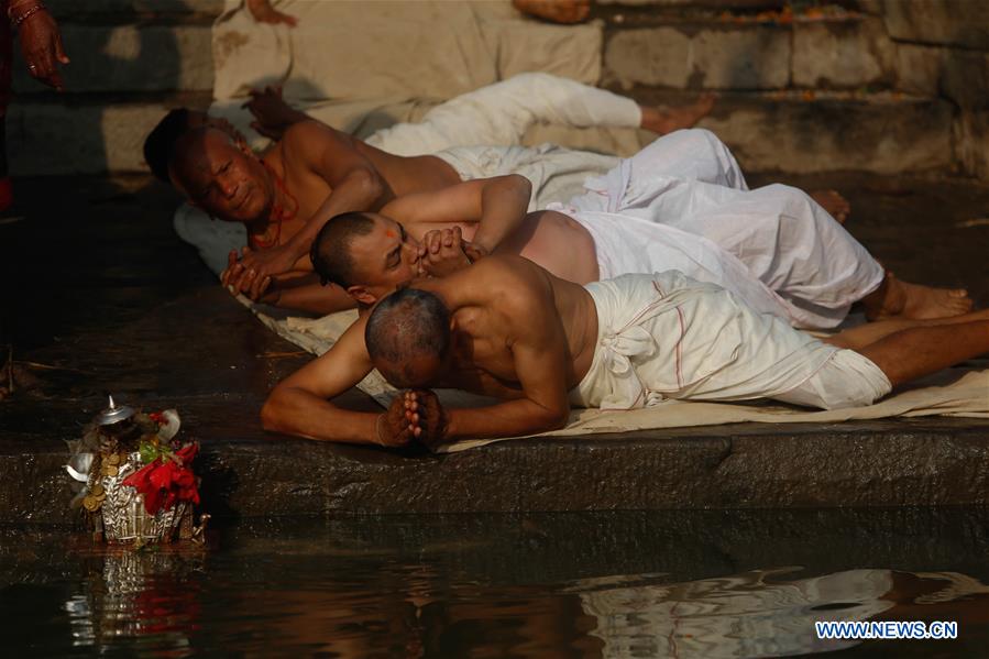 NEPAL-BHAKTAPUR-HINDU-FAST