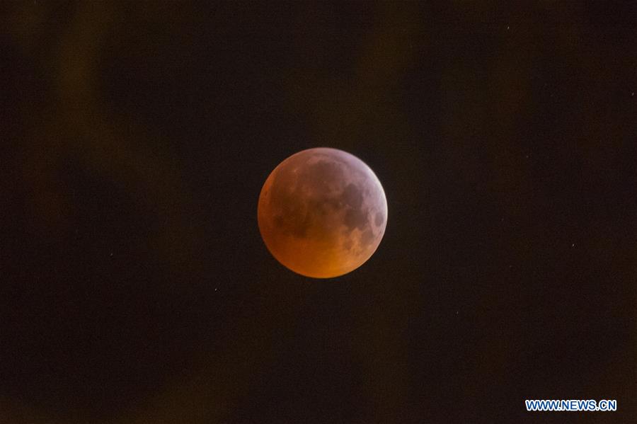 BRITAIN-LONDON-SUPER MOON-TOTAL ECLIPSE