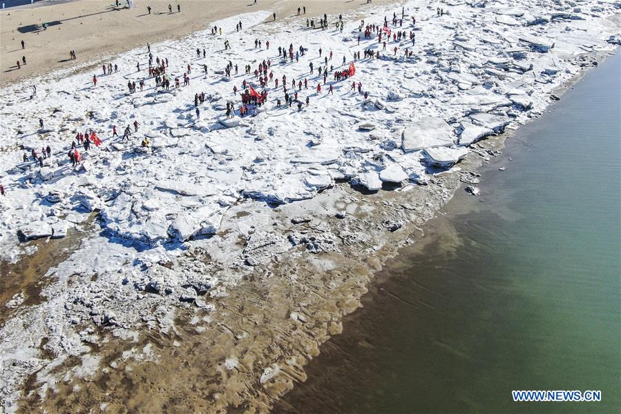 (SP)CHINA-PANJIN-ICE TREKKING (CN)