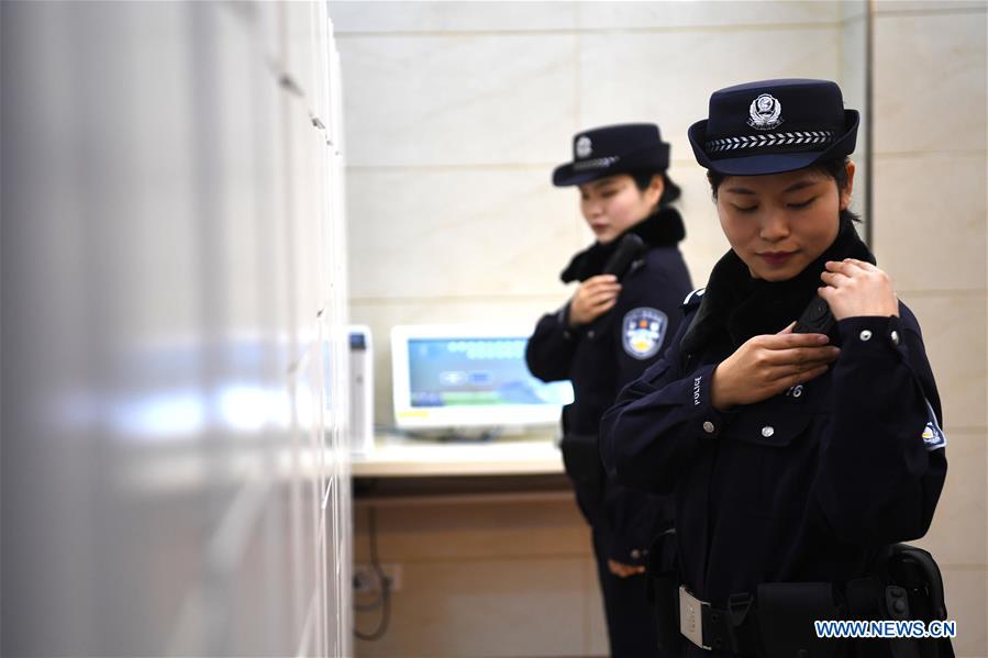 CHINA-HEFEI-SPRING FESTIVAL TRAVEL RUSH-RAILWAY POLICEWOMEN (CN)