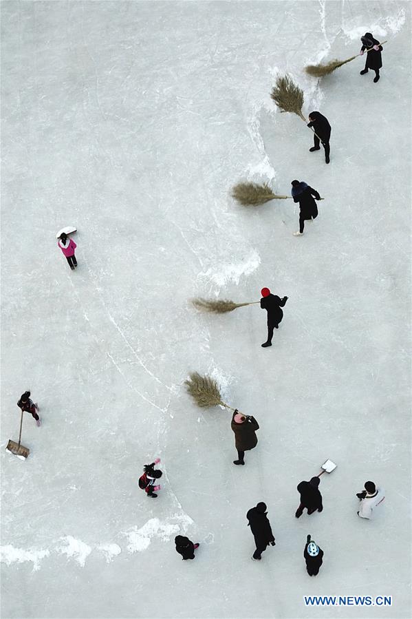 (SP)CHINA-BEIJING-YANQING-PRIMARY SCHOOL STUDENTS-SKATING(CN)