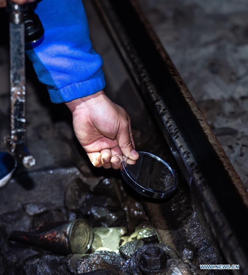 CHINA-GUIZHOU-SPRING FESTIVAL-RAILWAY TECHNICIANS (CN)