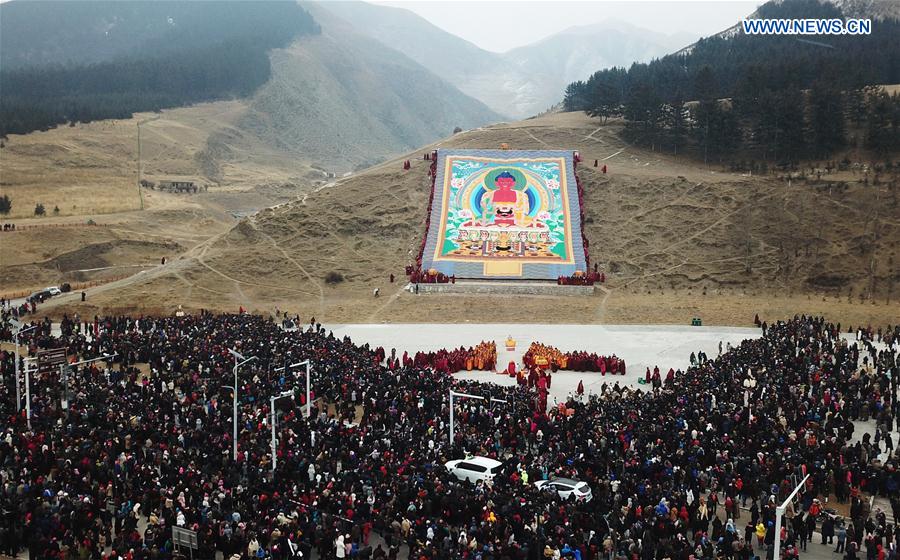 CHINA-GANSU-LABRANG MONASTERY-SUNNING OF THE BUDDHA CEREMONY (CN)