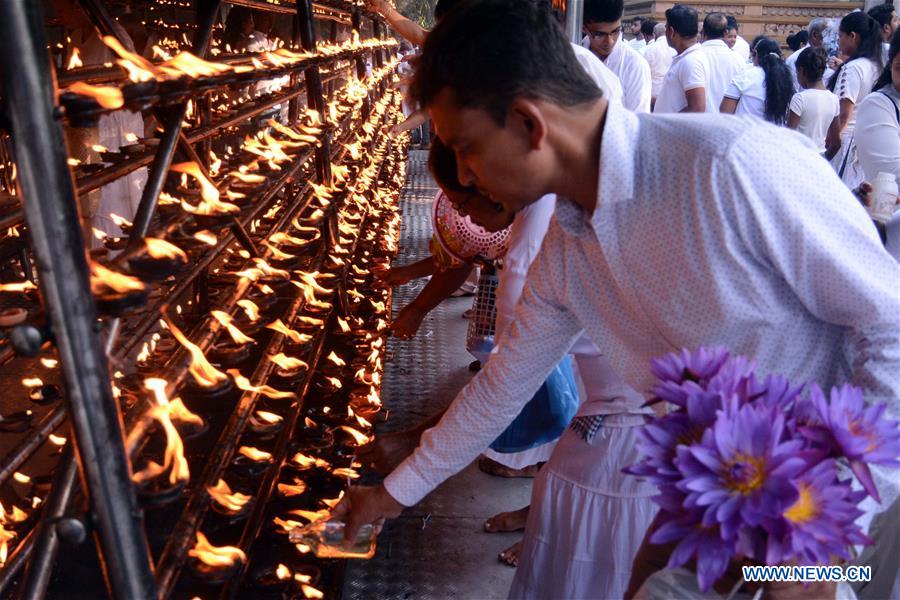 SRI LANKA-KELANIYA-POYA DAY