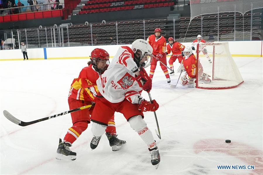 (SP)CHINA-BEIJING-ICE HOCKEY-FRIENDLY MATCH-CHINA VS POLAND