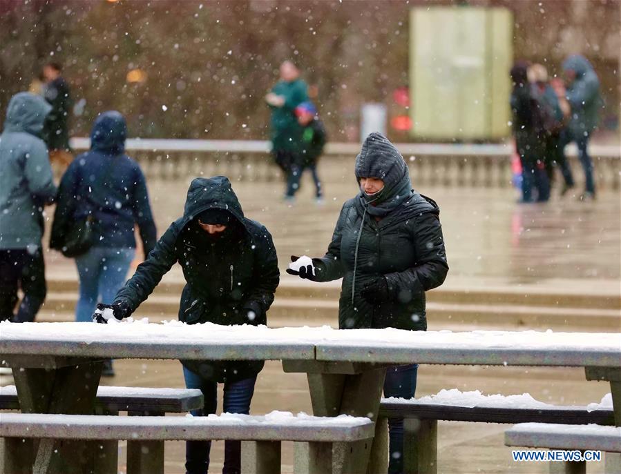 U.S.-CHICAGO-SPRING SNOW