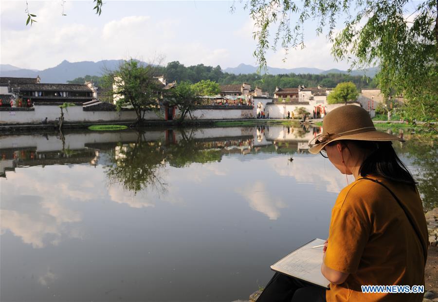 CHINA-ANHUI-YIXIAN-PAINTING (CN)