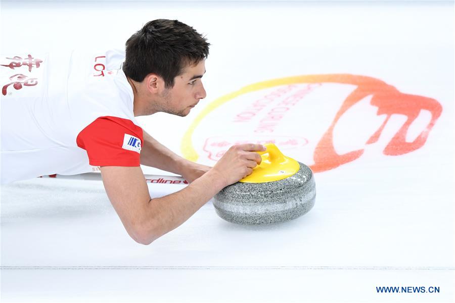 (SP)CHINA-BEIJING-CURLING-WCF WORLD CUP GRAND FINAL-DAY 1