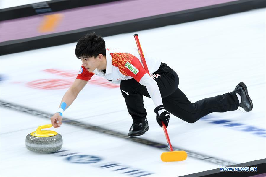 (SP)CHINA-BEIJING-CURLING-WCF WORLD CUP GRAND FINAL-DAY 2