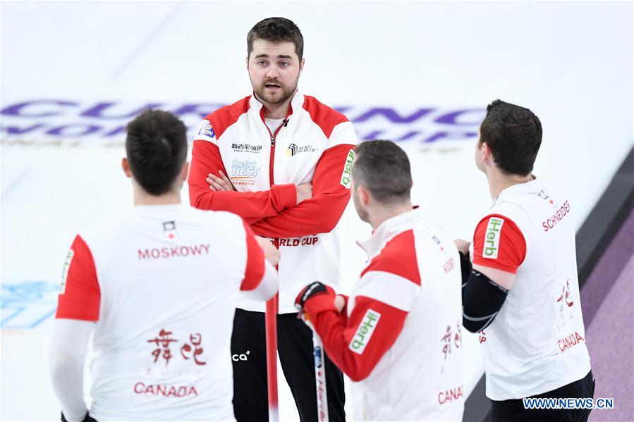 (SP)CHINA-BEIJING-CURLING-WCF WORLD CUP GRAND FINAL-DAY 2