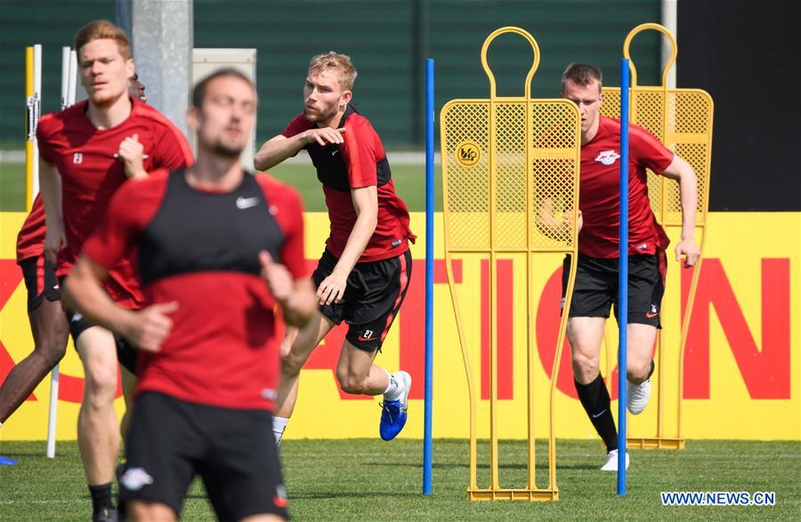 (SP)GERMANY-BERLIN-SOCCER-GERMAN CUP-LEIPZIG VS BAYERN MUNICH-PREPARATIONS