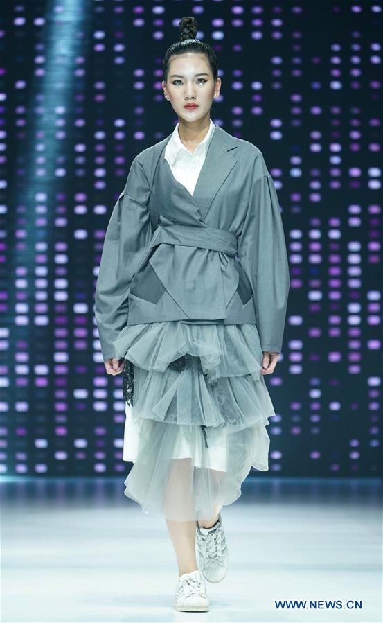 CHINA-CHENGDU-COLLEGE-FASHION WEEK (CN)