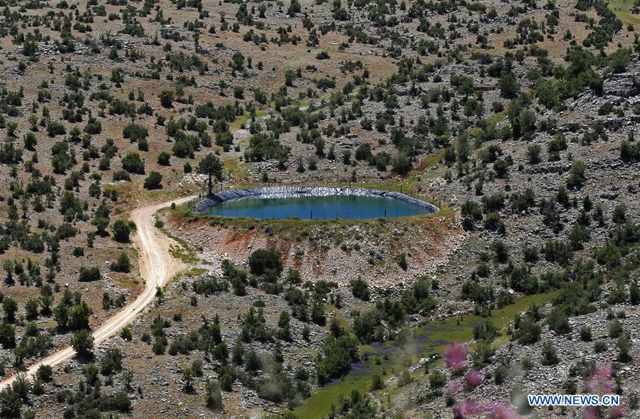 LEBANON-BEKAA VALLEY-SCENERY