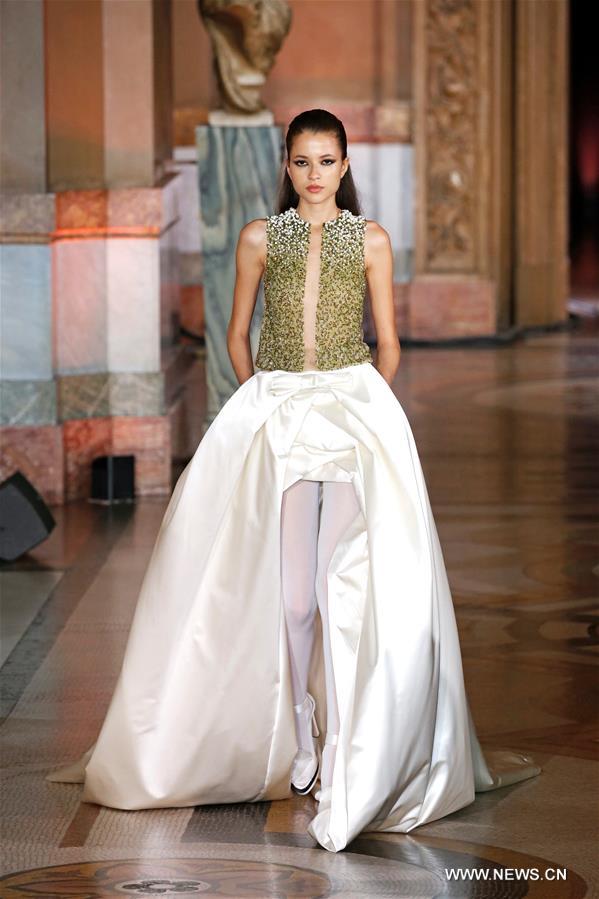 FRANCE-PARIS-FASHION WEEK-STEPHANE ROLLAND