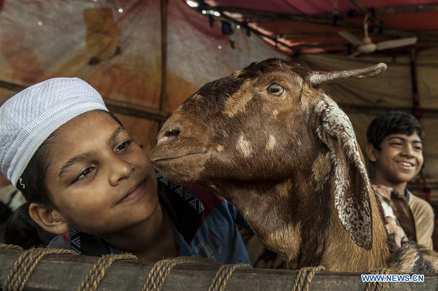 INDIA-KOLKATA-EID AL-ADHA-LIVESTOCK MARKET