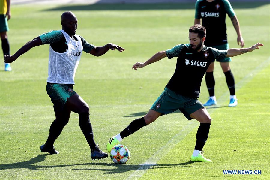 (SP)PORTUGAL-LISBON-FOOTBALL-TRAINING