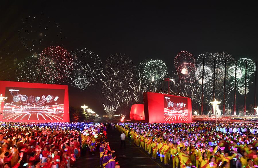 (PRC70Years)CHINA-BEIJING-NATIONAL DAY-CELEBRATIONS-EVENING GALA (CN)