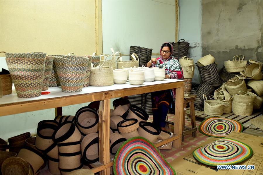 BANGLADESH-GAZIPUR-JUTE-HANDICRAFTS