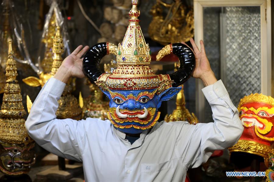 MYANMAR-YANGON-ARTISAN-MASK