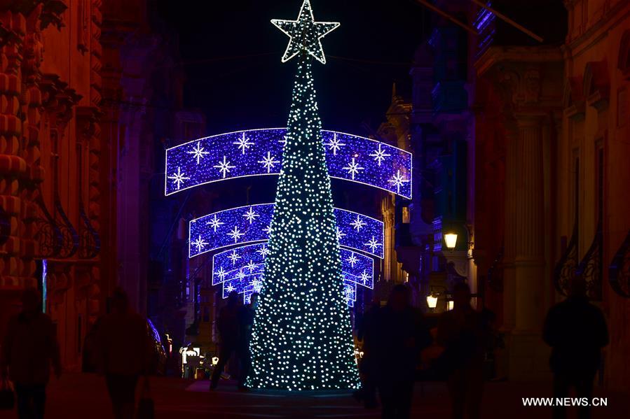 MALTA-VALLETTA-CHRISTMAS LIGHTS