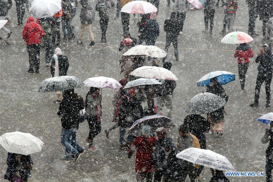 INDIA-SHIMLA-SNOWFALL