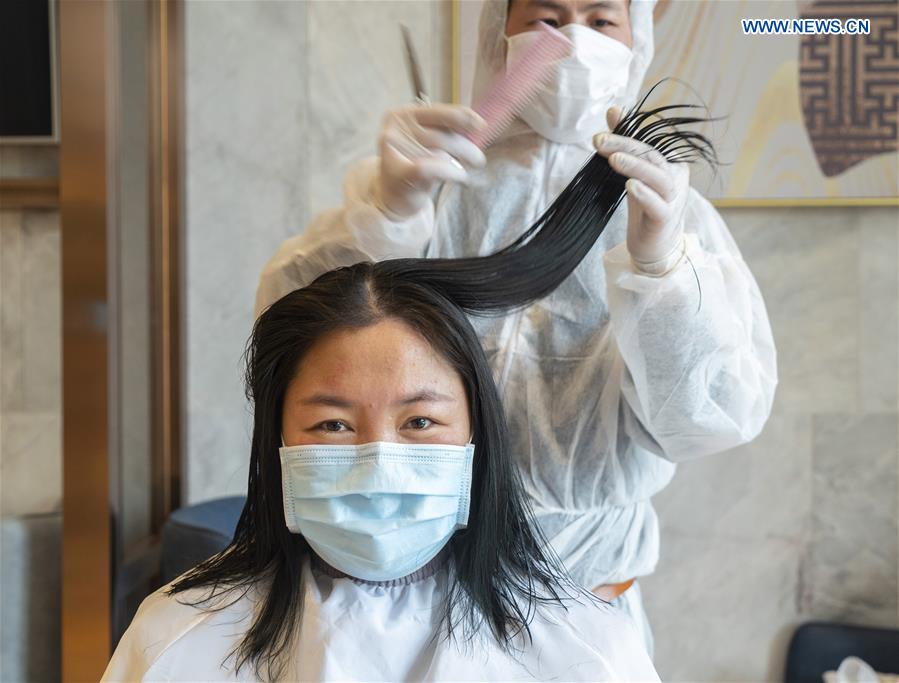 CHINA-HUBEI-WUHAN-LONGTAITOU DAY-MEDICAL STAFF-HAIRCUT (CN)