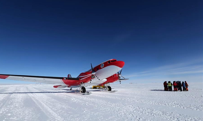 China's fixed-wing aircraft for polar flight lands at Kunlun Station