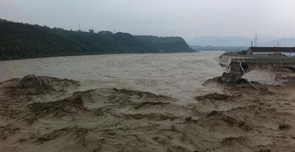 江油市绵江公路通口河老青莲大桥发生垮塌