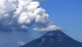 Momotombo Volcano in Nicaragua erupts for hours