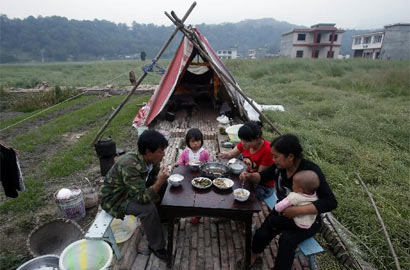 灾难挡不住希望：生活，依然在继续