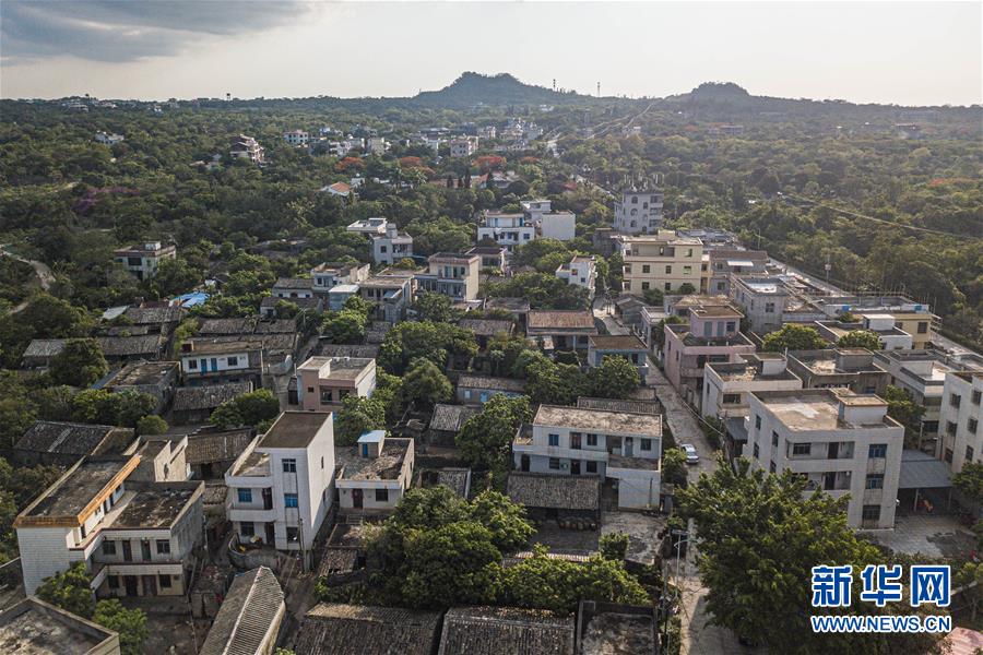 （新华全媒头条·走向我们的小康生活·图文互动）（9）留住乡愁留住美——千村竞秀缀琼州