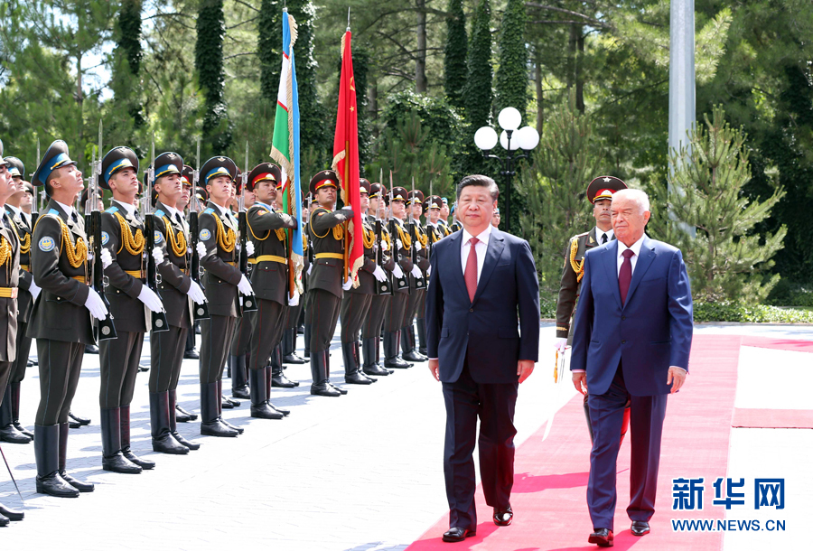 6月22日，国家主席习近平在塔什干库克萨莱国宾馆同乌兹别克斯坦总统卡里莫夫举行会谈?；崽盖?，习近平出席卡里莫夫举行的欢迎仪式。新华社记者马占成摄