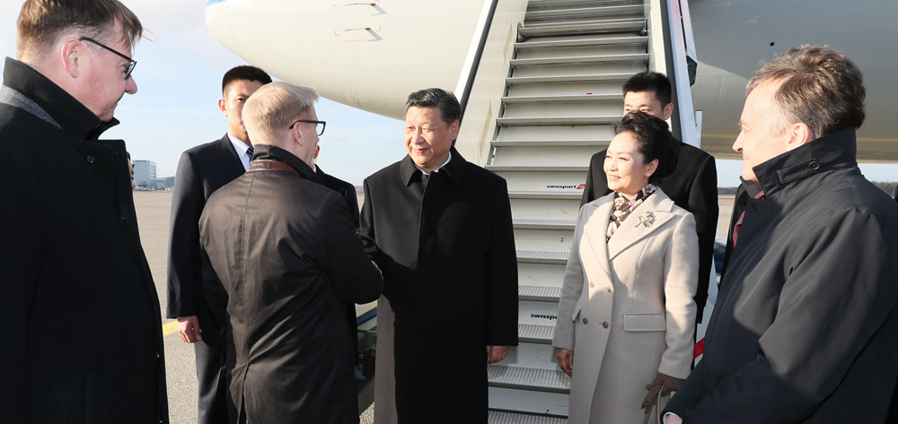 习近平抵达赫尔辛基 开始对芬兰共和国进行国事访问